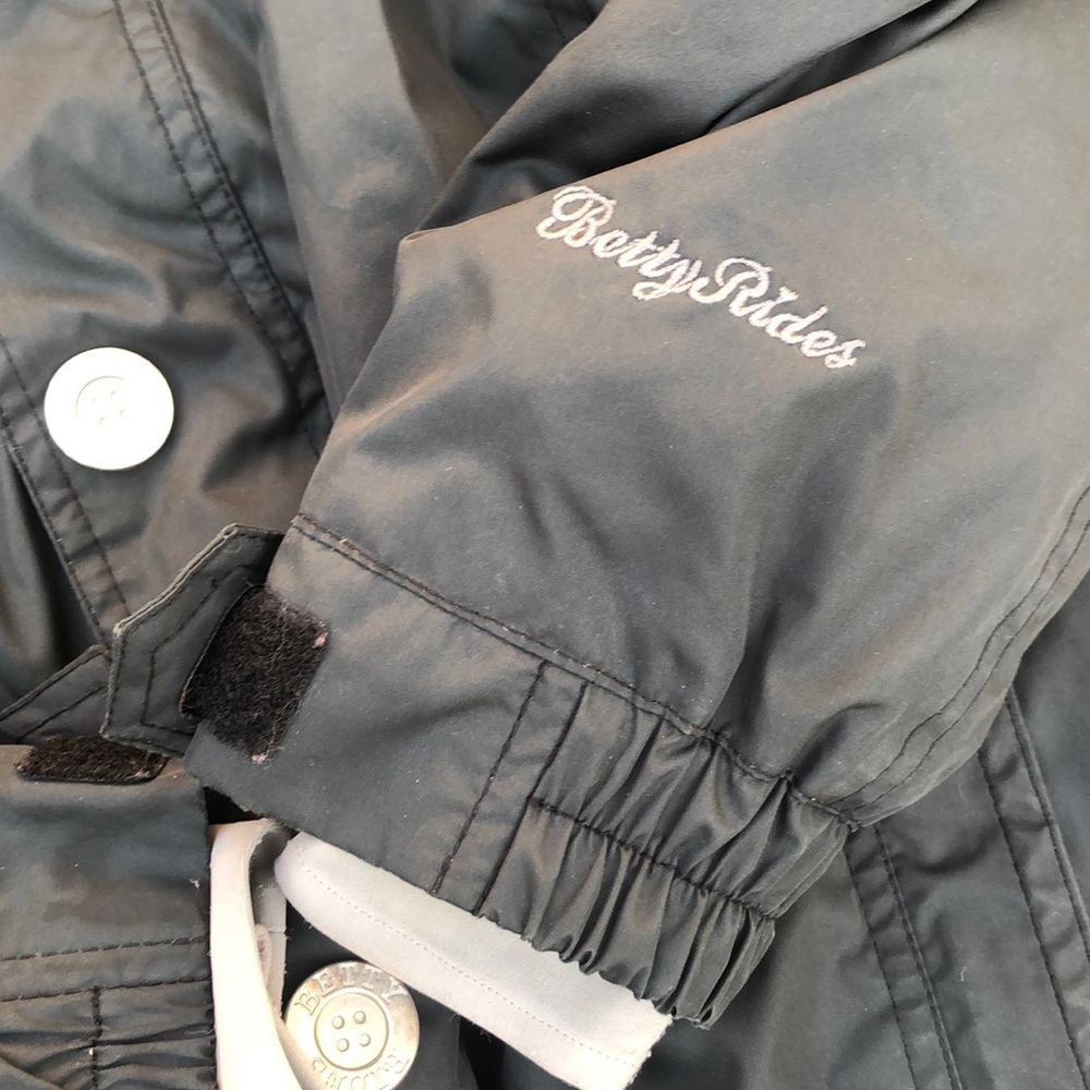 Betty Rides Snowboarding Jacket - Picture 2 of 8